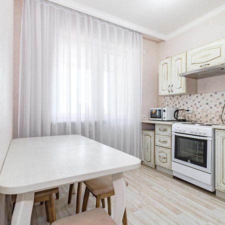 Apartments 7 Я-14 อัสตานา ภายนอก รูปภาพ