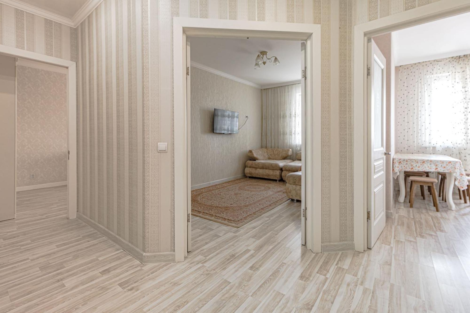 Apartments 7 Я-14 อัสตานา ภายนอก รูปภาพ